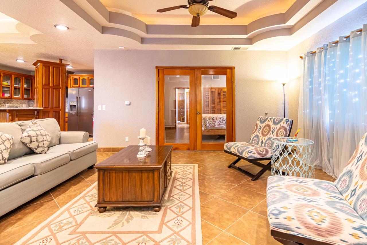 סן פדרו Lighthouse Beach Villas מראה חיצוני תמונה